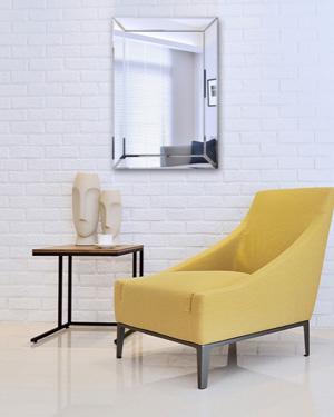Espejo rectangular con marco de madera para maquillaje